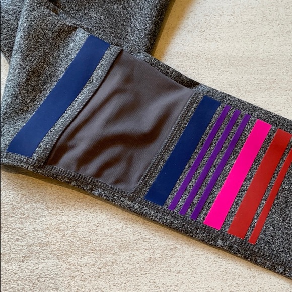 😎 C & C CALIFORNIA Gray stripe leggings sz m - Picture 3 of 5